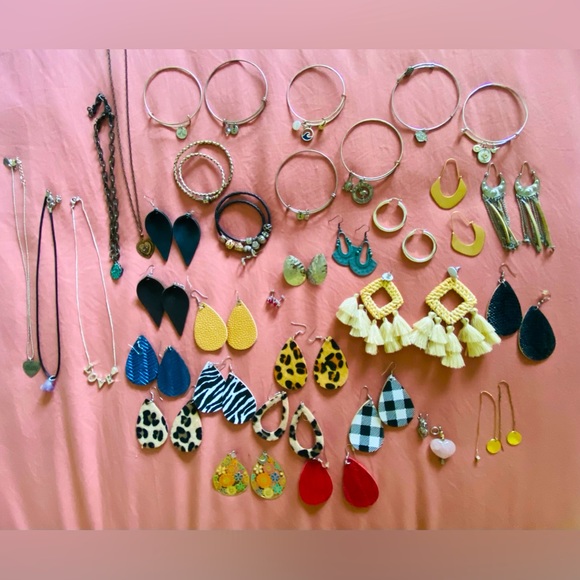 Accessories - Huge Lot of: Earrings, Necklaces, Bracelets and Pendants